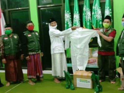 Ratusan APD Bantuan NU Jatim Dibagikan di Kediri dan Tulungagung