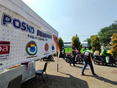Libatkan Ojek Online, Gusdurian Pasuruan Kirim Paket Sembako