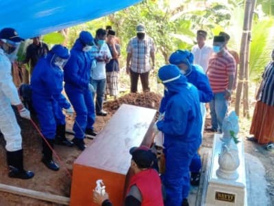 Cerita dari Kampung Saat Penanganan Jenazah Terindikasi Corona