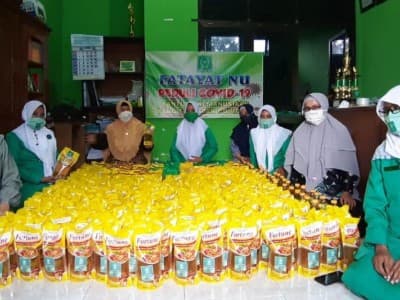 Warga Positif Covid-19 Bertambah, Fatayat NU Tulungagung Kirim Bantuan