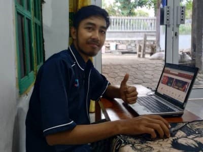 Pengusaha Muda Ini Bayar Zakat Lebih Awal Lewat LAZISNU Pringsewu