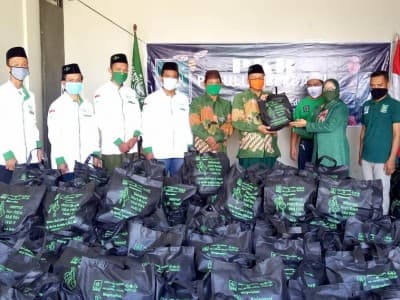 Di Tengah Pandemi Covid-19, NU Demak Salurkan 1.700 Paket Bingkisan Ramadhan