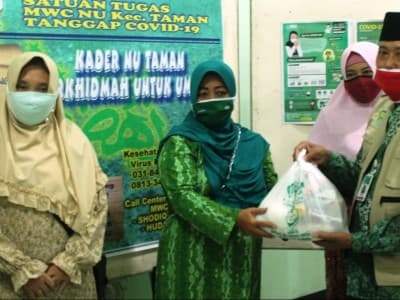 NU di Sidoarjo Bagikan Sembako untuk Guru Ngaji dan Marbut