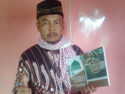 Perjalanan Dadang Menjadi Dai Gambut di Perdesaan Jambi