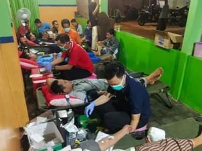 Stok Menipis, Pesantren Nailun Najah Jepara Donor 60 Kantong Darah