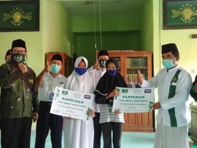 LAZISNU Semarang Salurkan Zakat Sejumlah Perusahaan untuk Anak Yatim