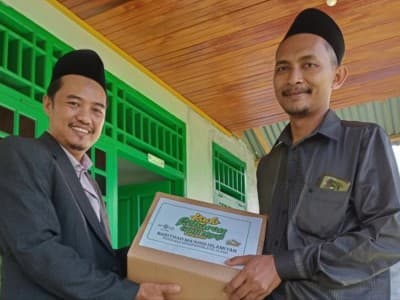 Kado Lebaran RMINU Bengkulu untuk Para Guru Ngaji