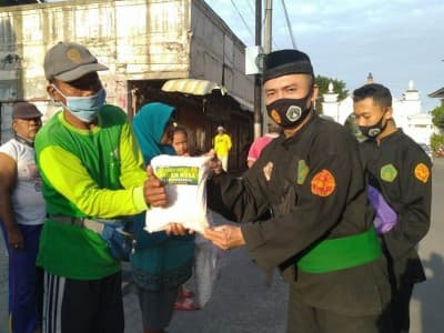 Pagar Nusa Solo Gelar Baksos Paket Lengkap Covid-19 di Akhir Ramadhan