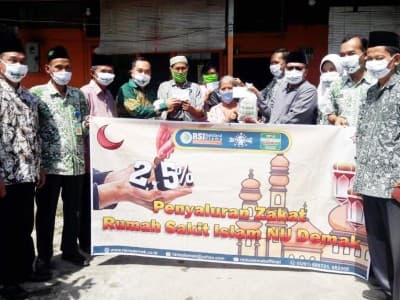 RSINU Demak Salurkan Zakat Mal dan Fitrah ke Dhuafa Sekitar Rumah Sakit