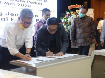 Kemnaker Gandeng BNI Salurkan Donasi Korban PHK