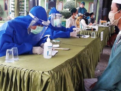 Puluhan Dokter Sambut Kedatangan Santri Pesantren Amanatul Ummah Mojokerto