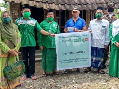 Warga Jalani Isolasi Mandiri, Satgas Covid-19 NU di Sidoarjo Kirim Bantuan