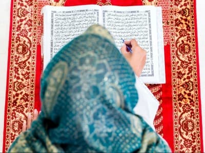 Membaca Al-Qur’an tanpa Paham Artinya dan Perumpamaan Keledai