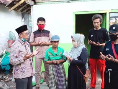Kiprah LAZISNU di Banyuwangi Salurkan Bantuan Bedah Rumah
