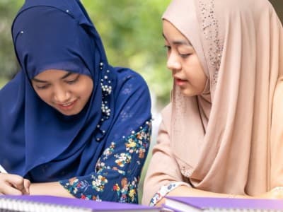 Menjaga Nyala Api Belajar Siswa dan Santri