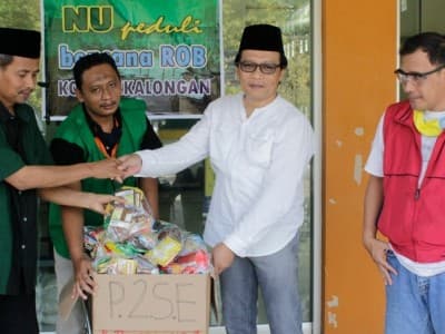 Terima Donasi dari Nahdliyin Australia, NU Pekalongan Salurkan ke Warga Terdampak Rob