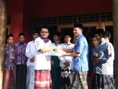 LAZISNU Rembang Salurkan Bantuan ke Pesantren Ash-Shiddiiqiyyah Dadapan