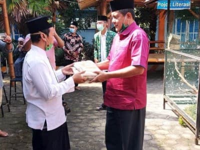 Bersinergi dengan ISNU dan MES, LAZISNU Jember Bantu Warga Terdampak Covid-19 di Puger