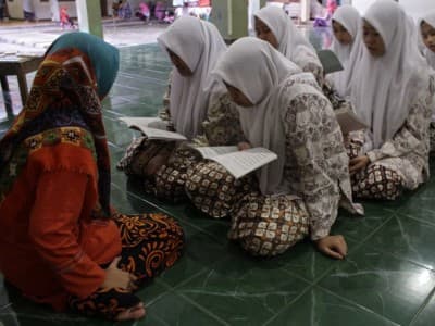 Bolehkan Wanita Haid Mengajar Al-Qur’an?