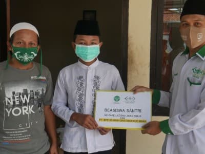 Hampir Putus Harapan Mondok, LAZISNU Jatim Beri Beasiswa kepada Fauzan