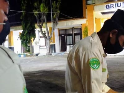 Khidmah Banser dan CBP IPNU Sumenep Jaga Ruang Isolasi Pasien Corona