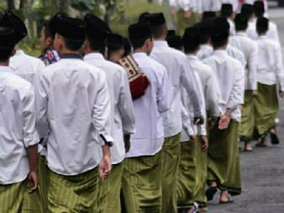 Hal-hal yang Perlu Dicatat saat Memilih Pesantren untuk Anak