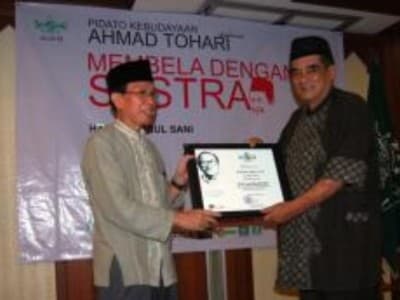 Innalillahi, Usep Romli HM Sastrawan Sunda Tutup Usia