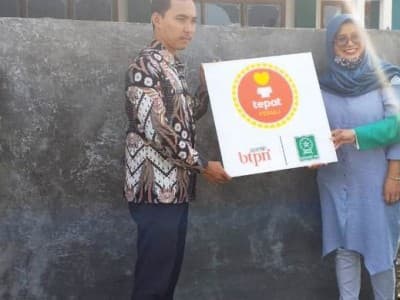 Fatayat NU Lamongan Kembali Serahkan Bantuan Pompa Air Bersih