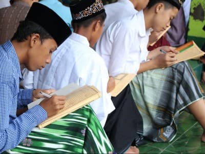 Mengenal Hadits Maqlub, Hadits yang Terbalik atau Tertukar