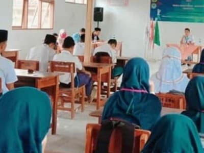 SMK Bustanul Ulum Tasikmalaya Berlakukan Batik IPNU dan IPPNU Seragam Murid 