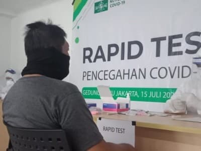 Ratusan Warga Jakarta Ikuti Rapid Test Gratis Satgas NU