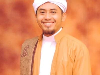Habib Ghazali Jelaskan Berkhidmah yang Tak Datangkan Kualat