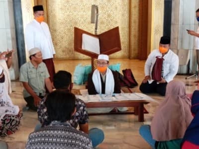 Ikrar Lima Muallaf di Masjid Nasional Al-Akbar Perhatikan Protokol Kesehatan