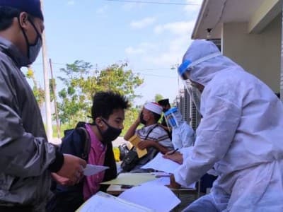 Santri Tebuireng Jombang Mulai Berdatangan Kembali ke Pondok
