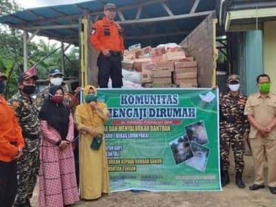 Bantu Terdampak Banjir, Banser dan Jamaah Pengajian Kobar Salurkan Bantuan