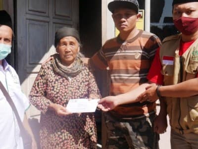 Kali Ini LAZISNU Jatim Beri Perhatian Penderita Kelainan Jiwa 