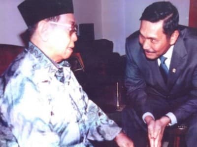 22 Juli, 19 Tahun Lalu Sebelum Gus Dur Dilengserkan