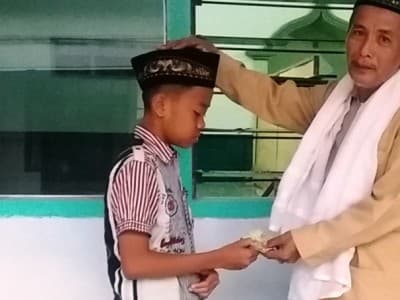 Saat Gelar Rutinan Jamiyah, NU Ranting di Sumenep Santuni Yatim