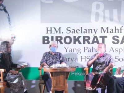 Buku 'HM Saelany Machfudz, Birokrat Santri yang Paham Aspirasi' Diluncurkan