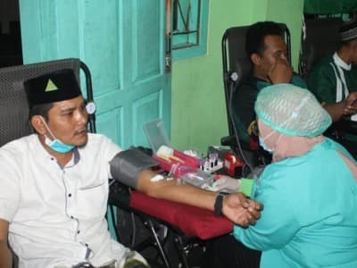 Ansor Bojonegoro 'Sumbang Darah' di Tengah Pandemi Covid-19