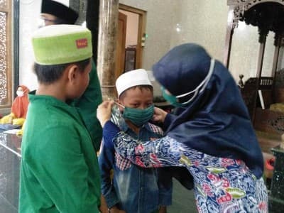 Tim Pengabdian Masyarakat Unusa Kenalkan Pola Hidup Sehat