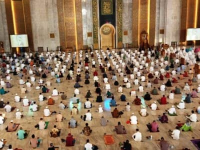 Masjid Al-Akbar Surabaya Sukses Gelar Shalat Id dengan Protokol Kesehatan