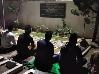 Milad Ke-111, Nahdliyin Magelang Ziarahi Makam Pendiri Muhammadiyah KH Ahmad Dahlan