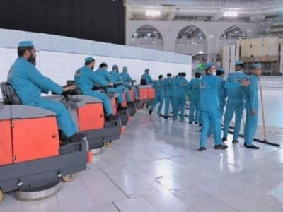 Di Masa Pandemi, Masjidil Haram Disterilisasi 10 Kali Setiap Hari