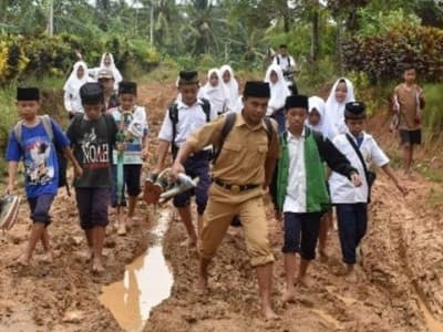 Terimbas Pandemi Covid-19, Guru Honorer Pantas Dapatkan Bansos