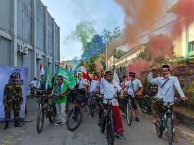Gowes Sarungan, Cara Unik Ansor Ponorogo Sambut Kemerdekaan Negeri