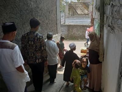 Gerakan Sosial, Fatayat NU Cisarua Bogor Galakkan Sedekah Jumat