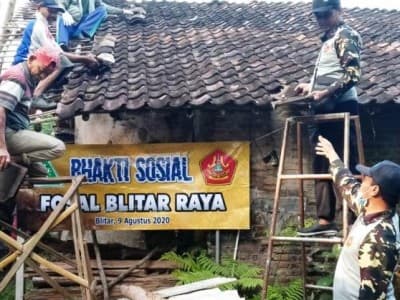 Ansor dan Banser Lawas di Kawasan Blitar Rehab Rumah Janda