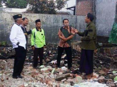 LAZISNU Jatim Bedah Rumah Janda yang Hangus Terbakar