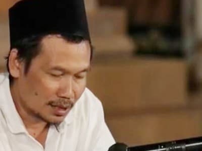 Gus Baha Buktikan Kebenaran Ucapan Mbah Moen tentang Dakwah PNS